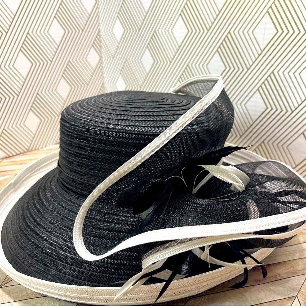 August Hats Black and White Women's Hat